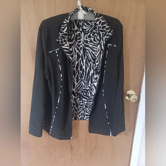 Chicos Reversible Jacket Black And White - Picture 2 of 5